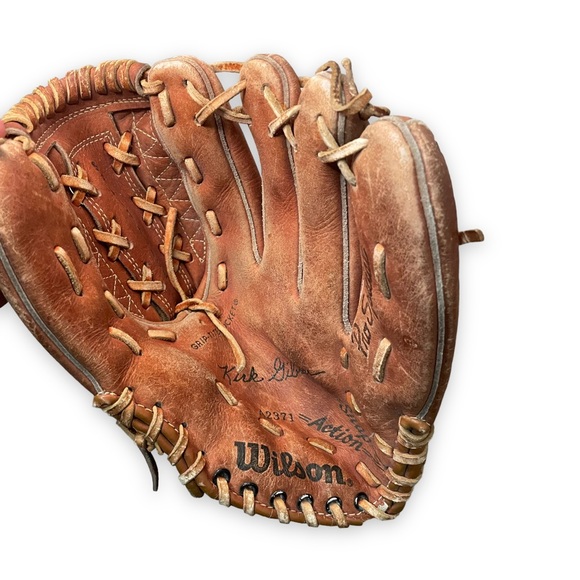 Wilson A2371 Leather Baseball Glove - Picture 3 of 6